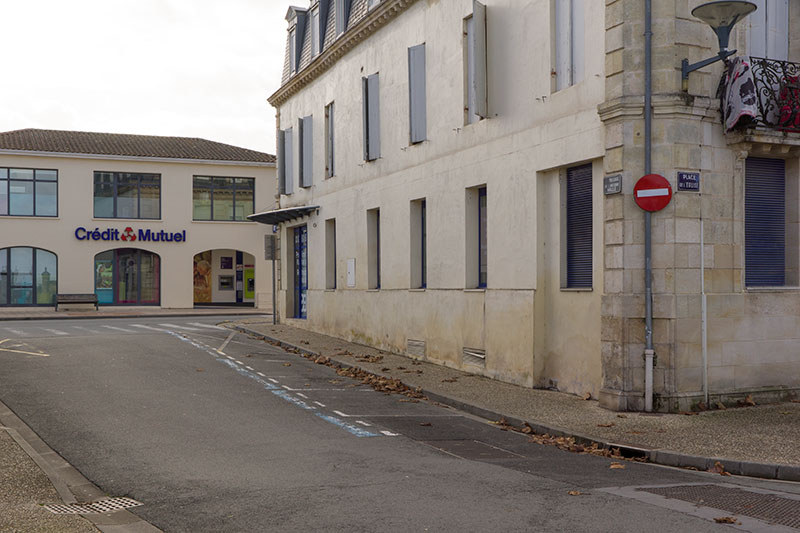 Sens interdit passage de l'Ancienne Halle